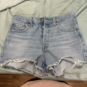 Levi blue Jean 501 shorts